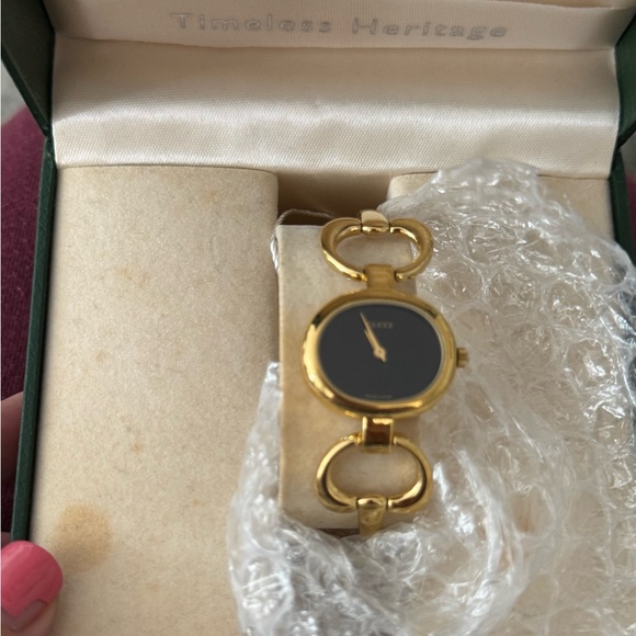 GUCCI WATCH - Picture 1 of 4